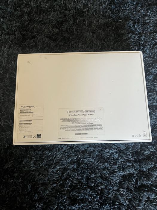 Apple MacBook Air 13″ (M1, 2020) 8 GB/256 GB Space Grey