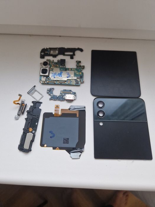 Placa de baza  Samsung Z Flip 3 ecran , mufa incarcare buton camera