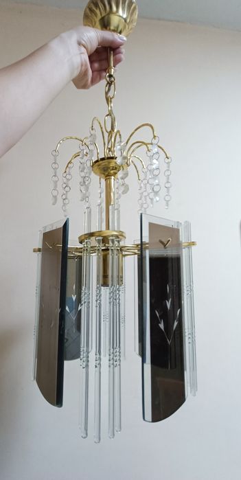 Люстра в хорошем состоянии