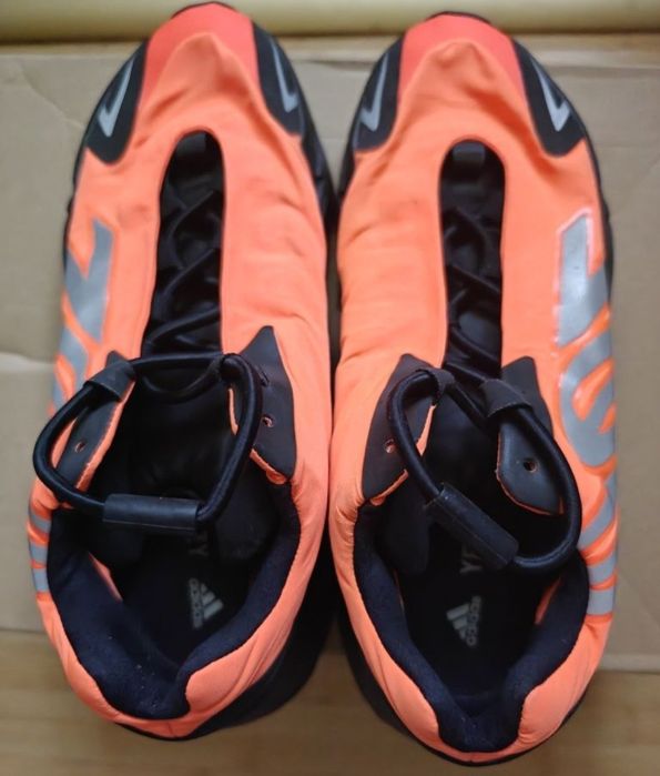 Adidas Yeezy 700 MNVN orange marimea 42.5(27cm)