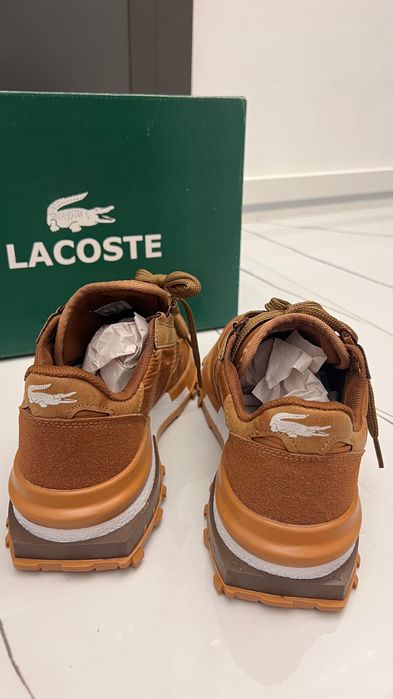 Маратонки чисто нови