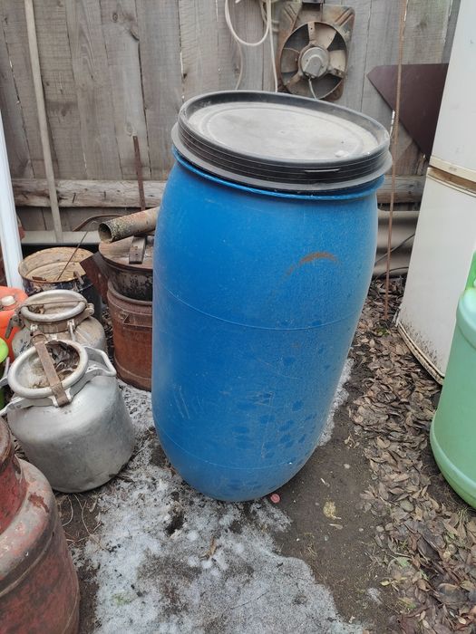 Продам бочку 200л