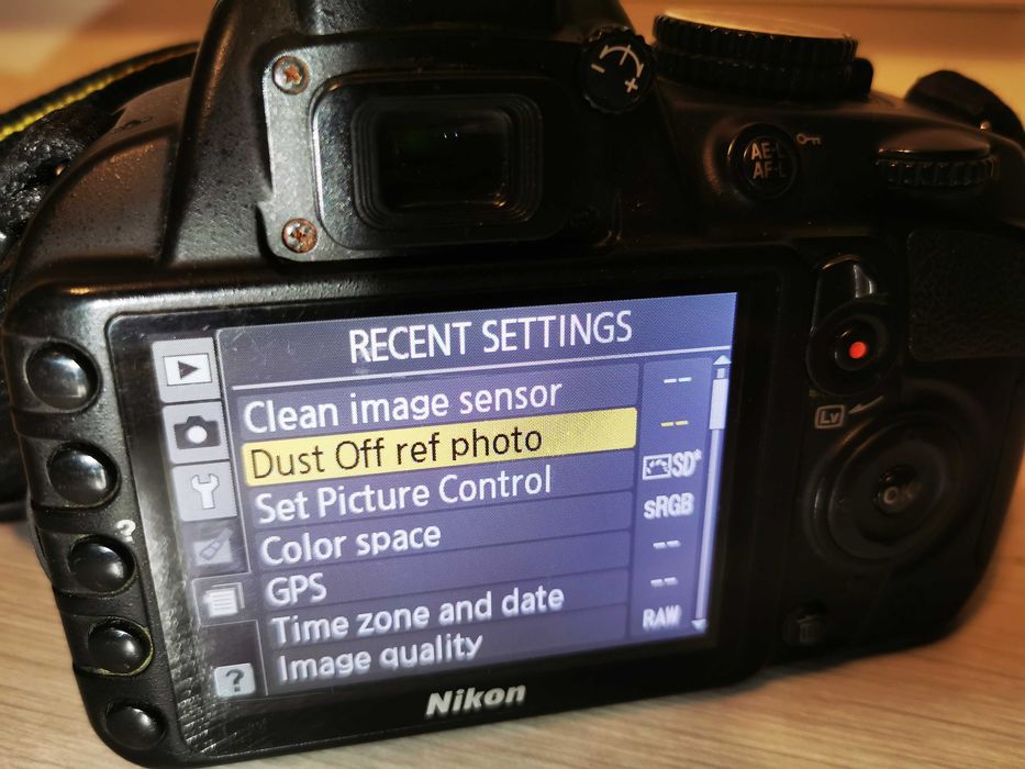 Aparat Nikon D3100 + obiectiv nou Nikon DX 18-55mm