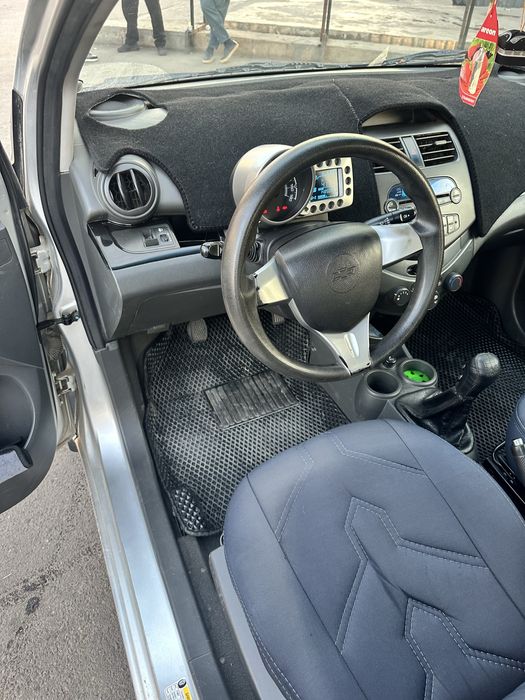 Spark 2- poz m/t sotiladi