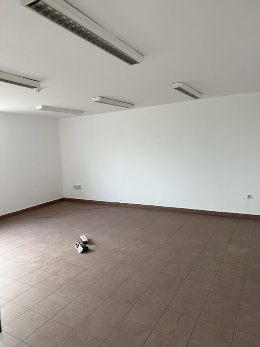 Spatii de inchiriat