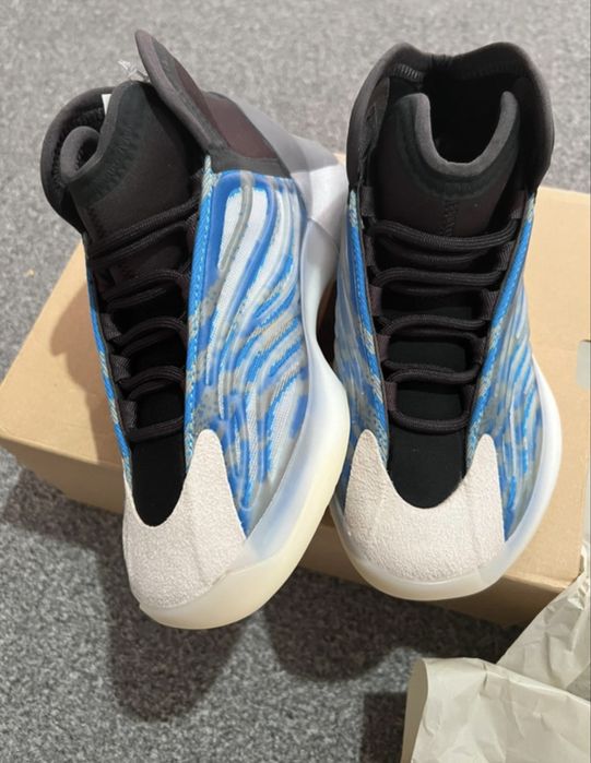 yeezy qntm noi/originali