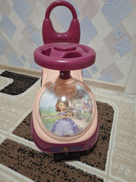 Продам машинку толокар