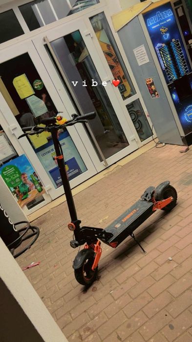 Vând  trotineta electrica kamikaze k1