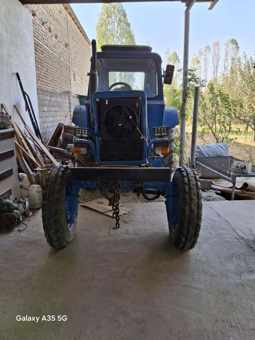 Traktor belarus 80