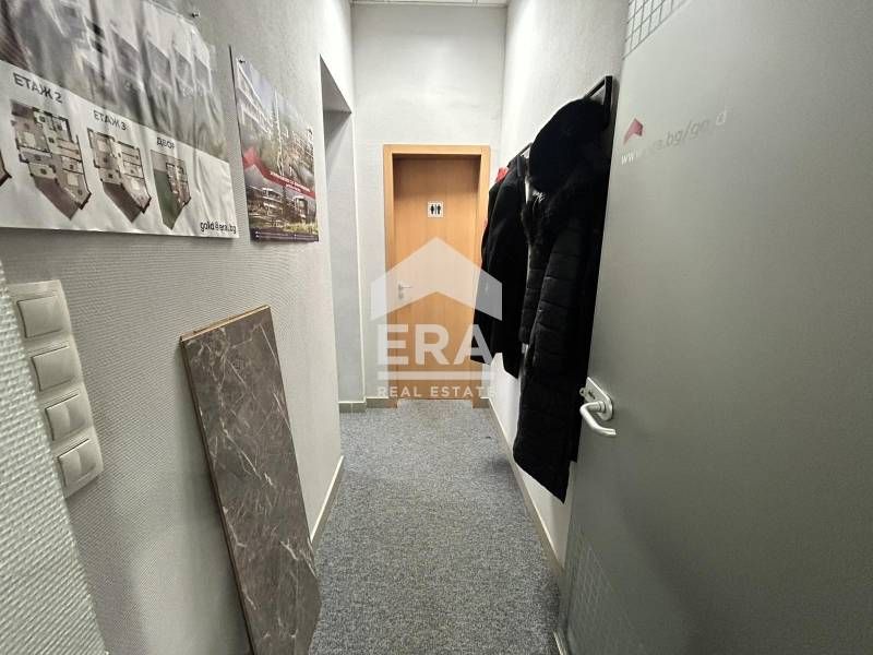 Партерен офис под наем с паркомясто в района на Петте кьошета, бул. Пр