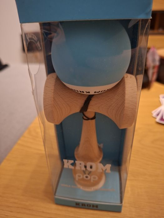 Kendama Krom pop noua