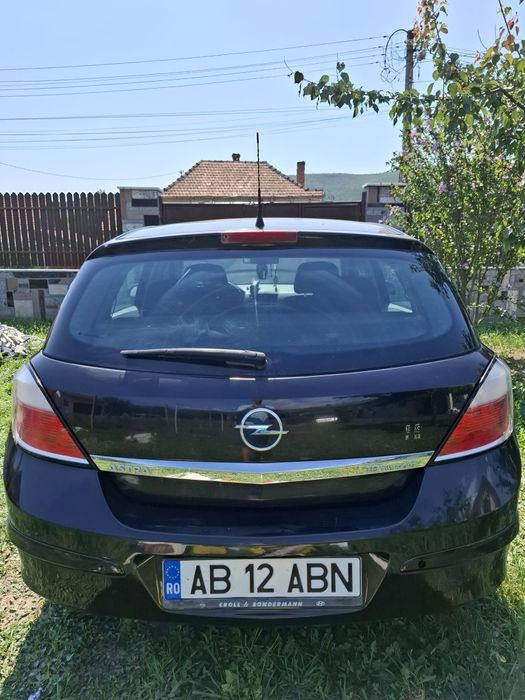 Vând Opel Astra H