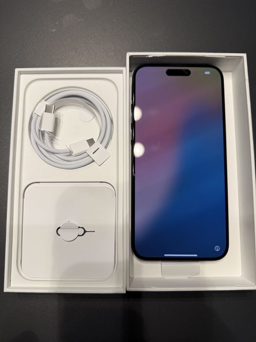 Iphone 15 Pro Max Blue Titanium - пълен комплект, 82% батерия