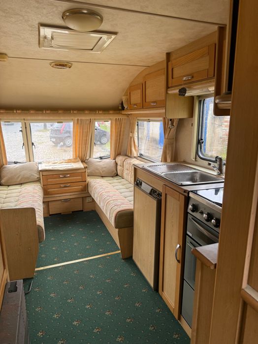 Каравана със френска спалня