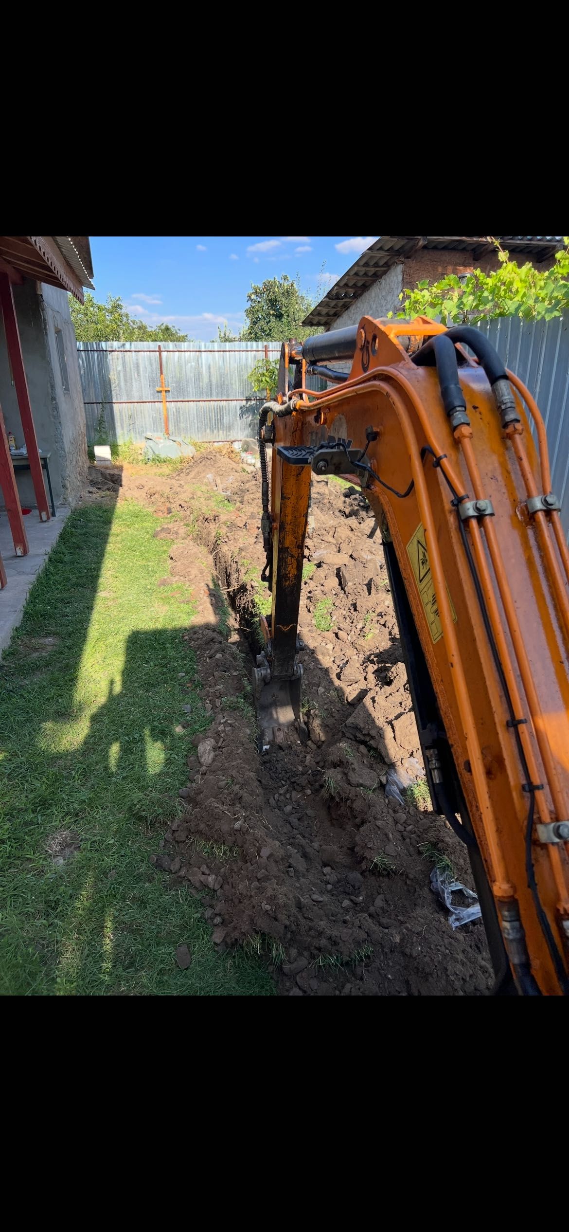 Lucrari miniexcavator