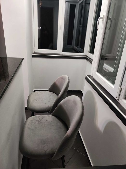 Дава се под наем Тристаен апартамент в София, Център - 98 кв.м за 1020 € - Снимка #2