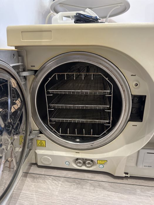 Sterilizaror autoclav