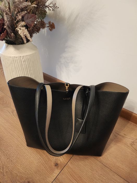 Vand geanta LAUREN RALPH LAUREN ,negru,stare impecabila.