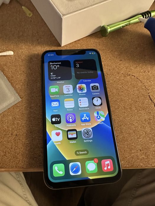 Vând iPhone X 256GB, gri/negru, baterie noua 100%, display nou