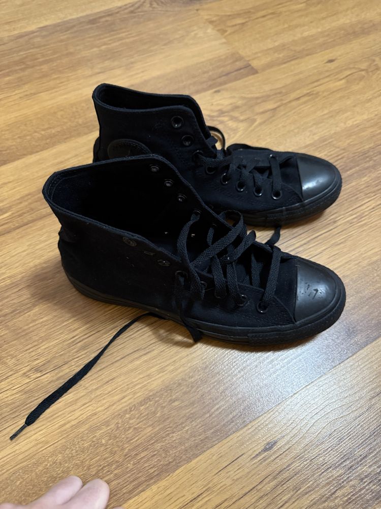 Продам converse в отличном состоянии