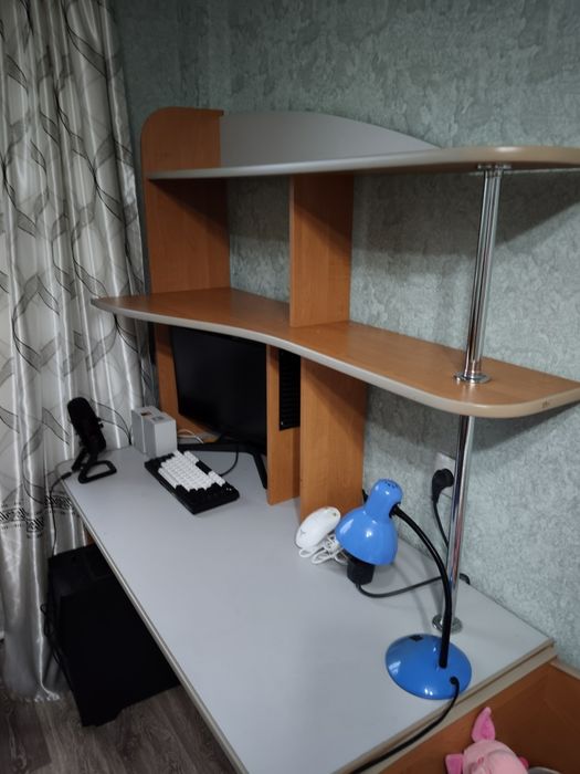 Стол компьютерный