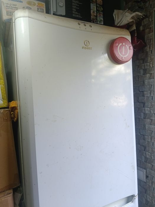 Продам холодильник