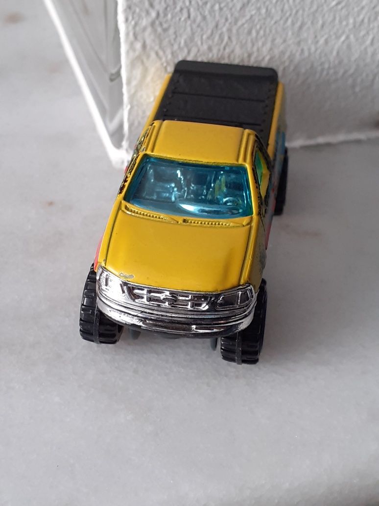 Vand mașinuța hotwheel