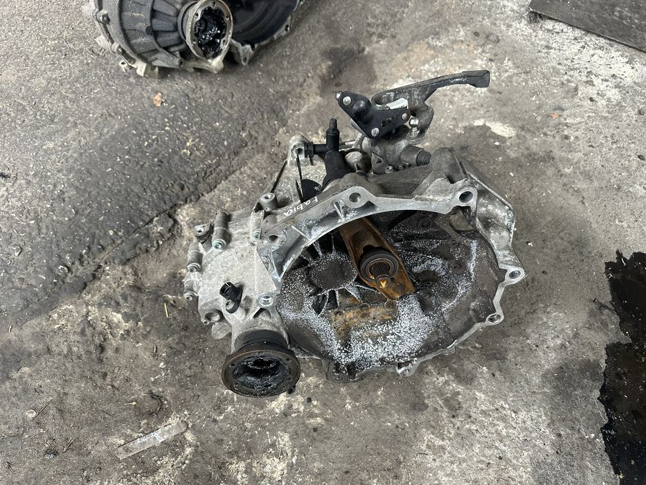 02T 301 103 K. , Ръчна кутия 1.4бензин VW,Seat,Skoda