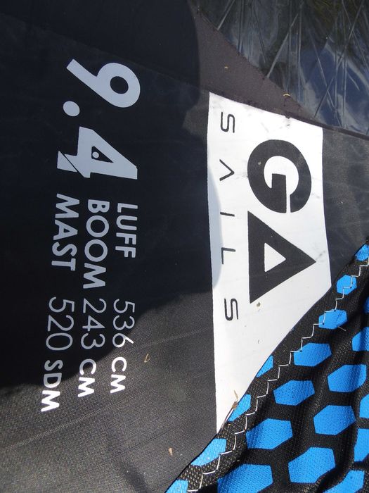 Продава уиндсърф платна, мачти и калъф