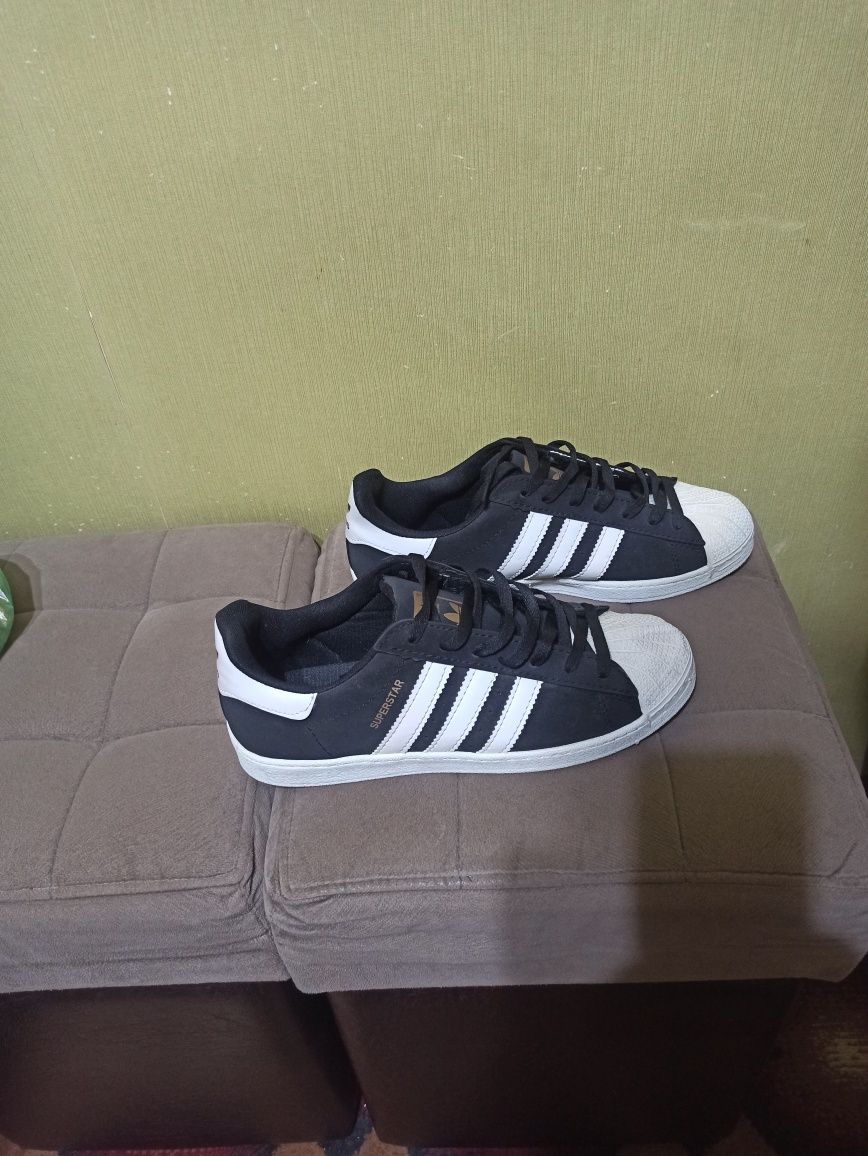 Кроссовки Adidas, и др
