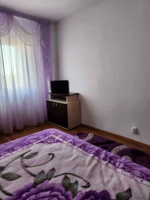 Inchiriez apartament