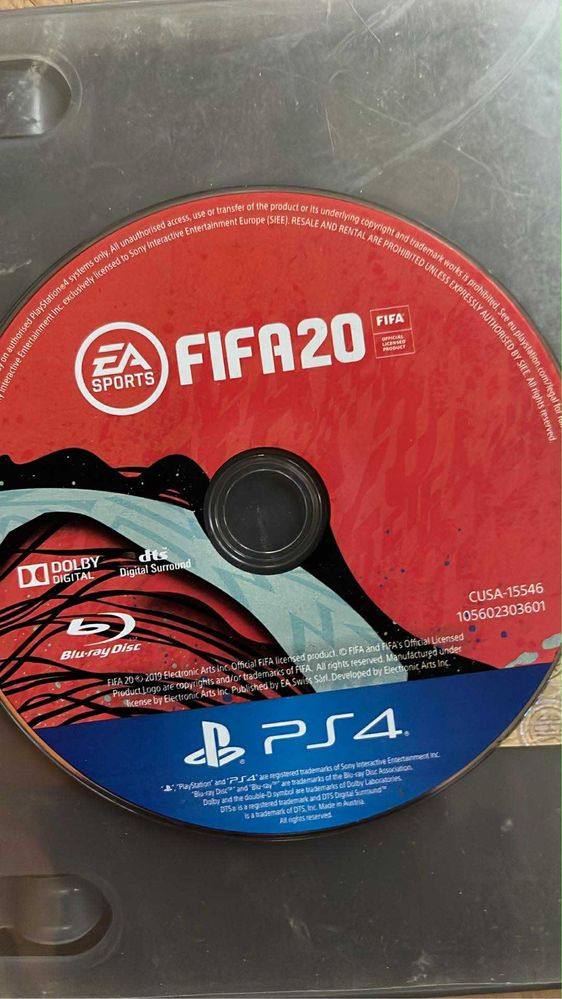 PlayStation4 с два джойстика и 3 игри