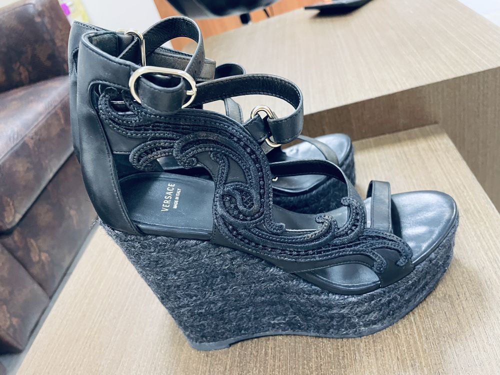 Оригинални платформи Versace 36