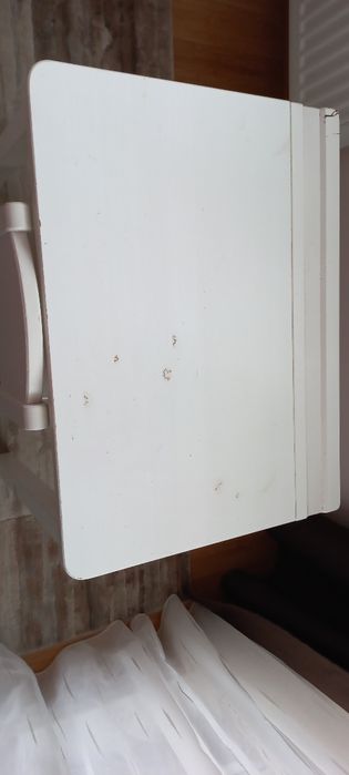 Vând birou și scaun copii