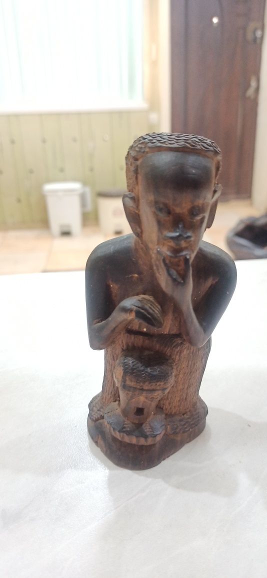 Продаётся статуэтка из Африки! Из черного дерева! Гренадил!