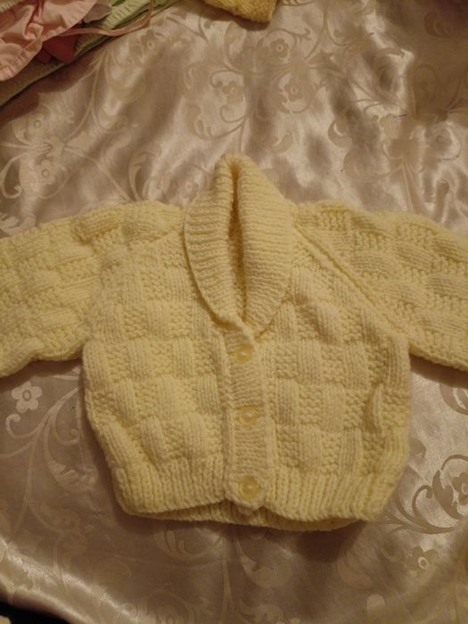 Продам вязаные вещи на малыша