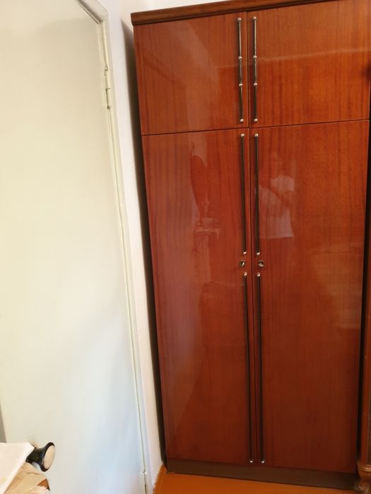 Шкаф полированный платенной