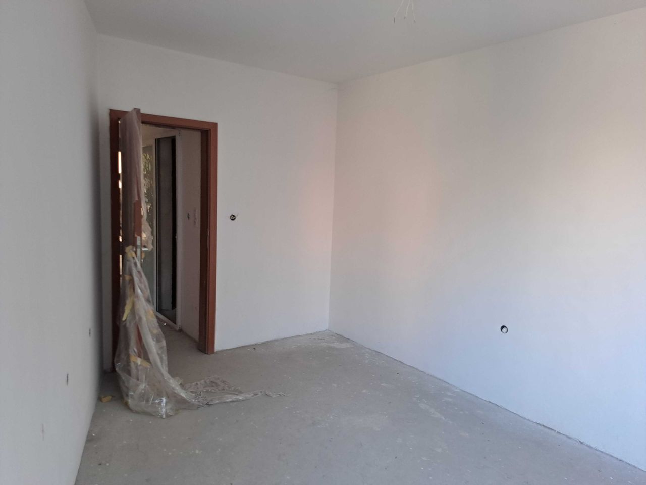 Продава се Тристаен апартамент в Плевен, Широк център - 90 кв.м за 1334 €/кв.м - Снимка #8