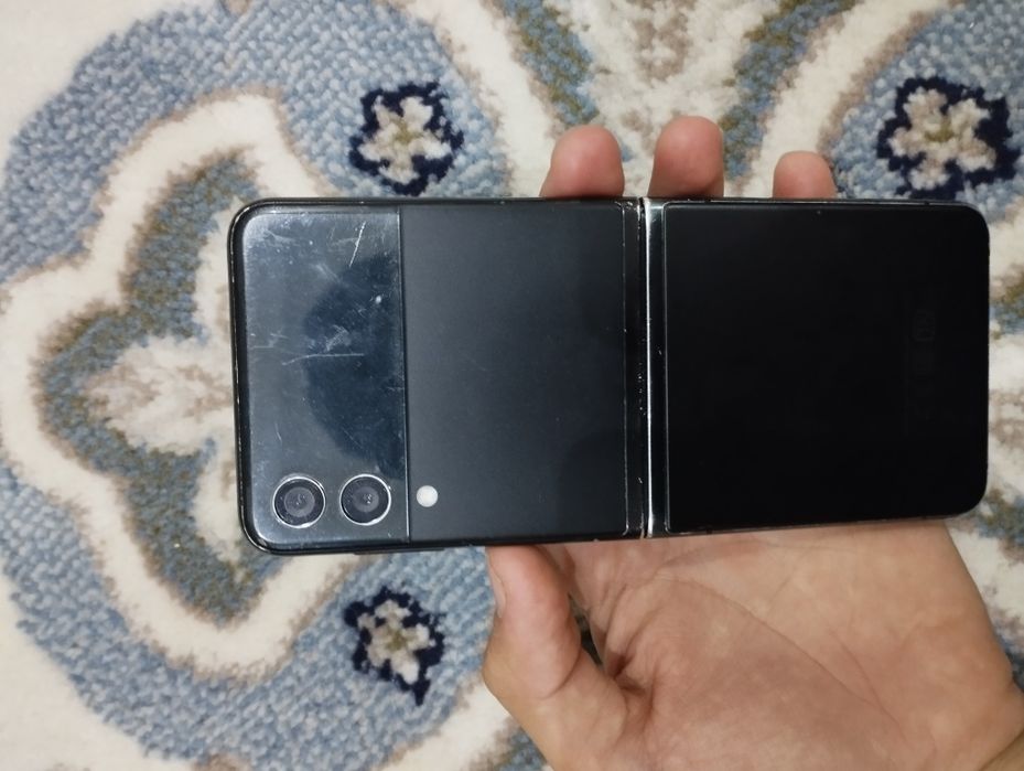 Zapchastga 2ta telefon iphone 6 va samsung z-flip bor
