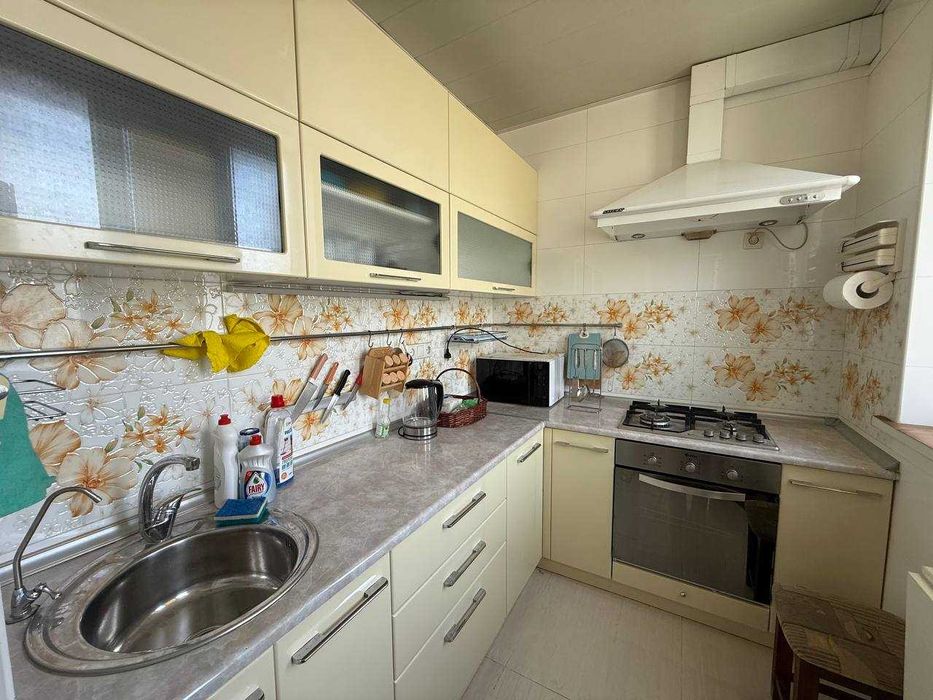 Сдается 3-комнатная квартира на Госпитальном рынке