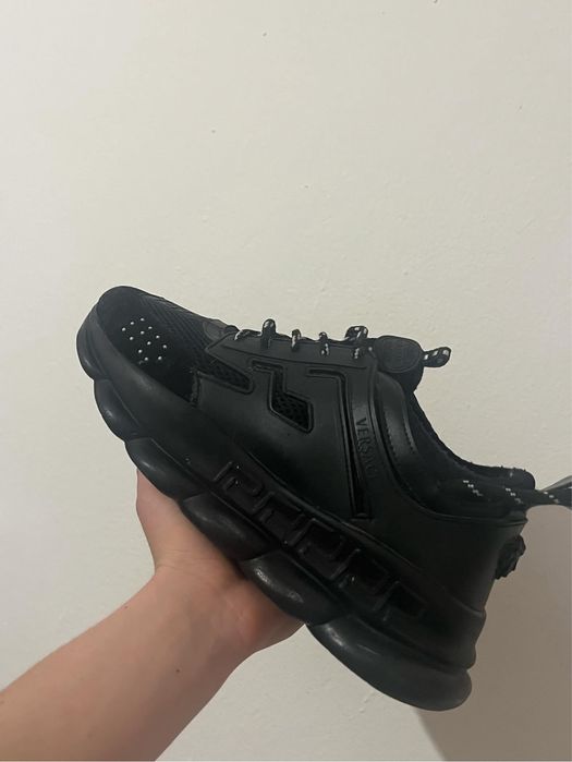 Versace chain reaction