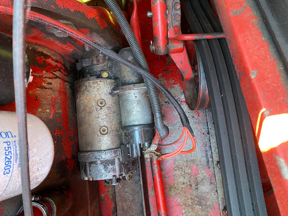 Vând mânză semigrea