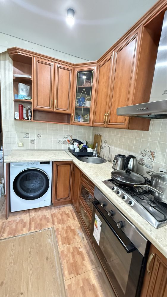 Продам угловую кухню