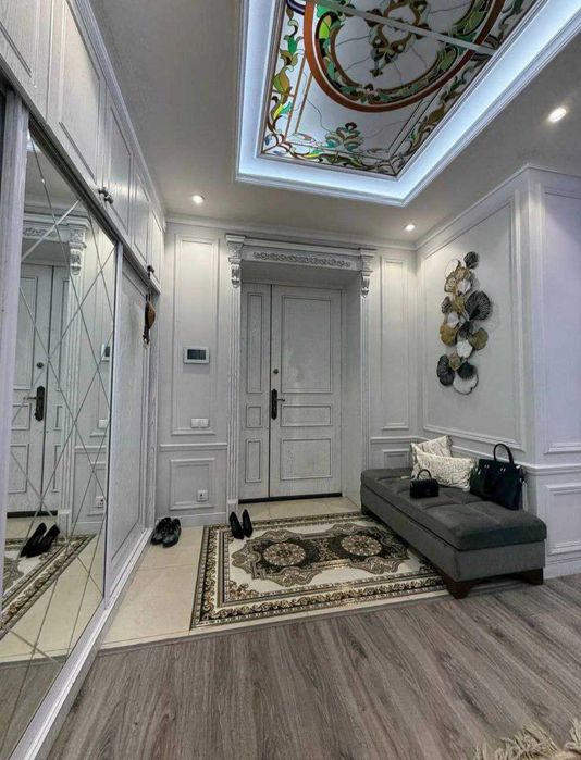 СРОЧНО ПРОДАЁТСЯ Глинка Габус Яккасарайский   р-н 4/6/8  площадь:220