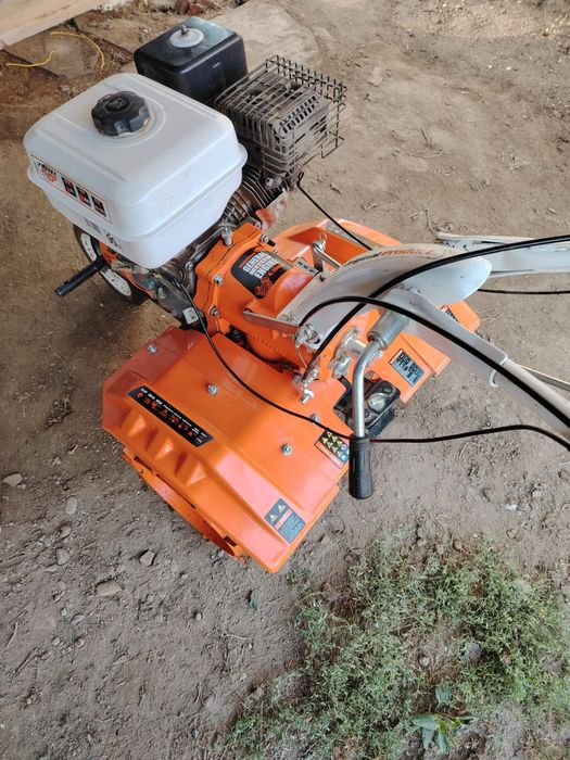 Vând motocultor nou