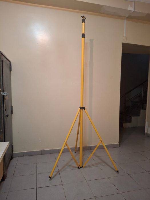 Стойка для  прожекторов универсальная