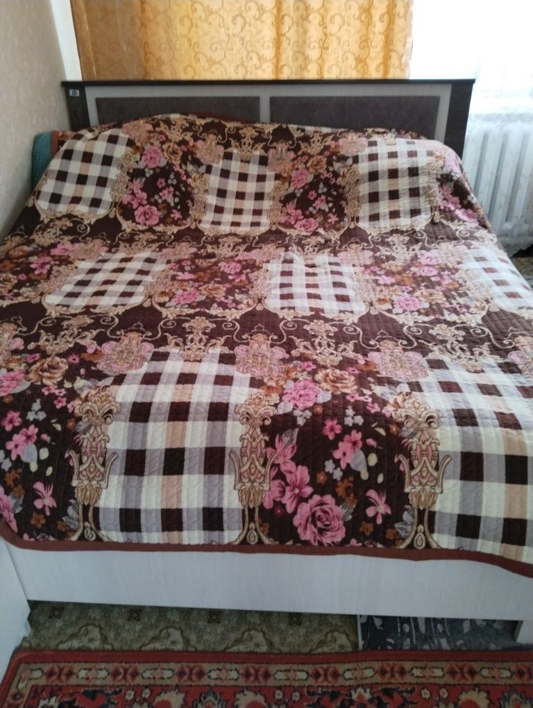 Продам кровать с матрасом