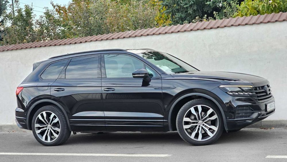 VW Touareg INDIVIDUAL 3.0TDI V6 286cp 4Motion 2018 Full Option