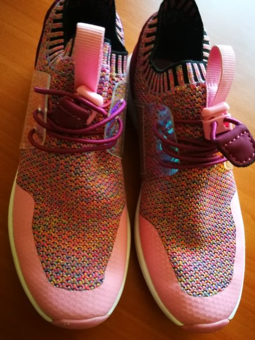 Pantofi sport fete, nr. 33.