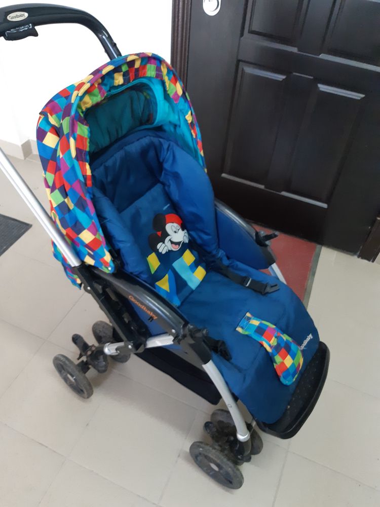 Продам прогулочную коляску